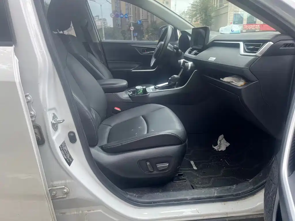 TOYOTA RAV4 RONGFANG