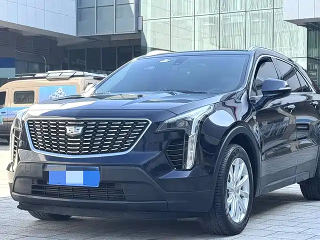 CADILLAC  XT4
