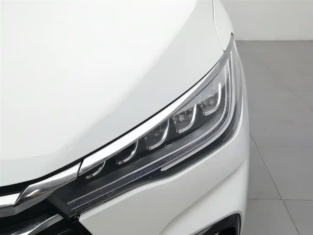 BYD Song MAX MAX 2021 1.5T MT Luxury 7 мест