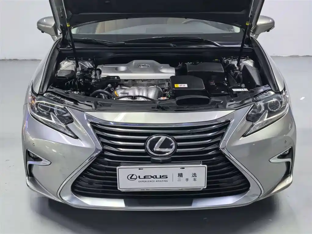 LEXUS  ES