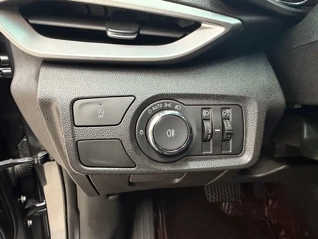 Chevrolet Volando — миниатюра 13