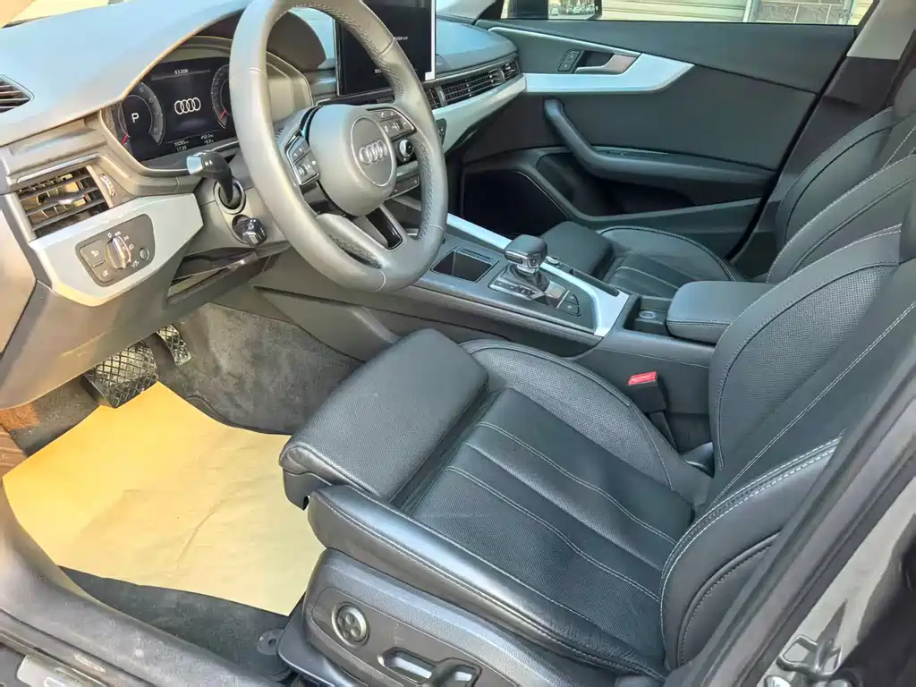 Audi A4L 2023 40 TFSI Fashion