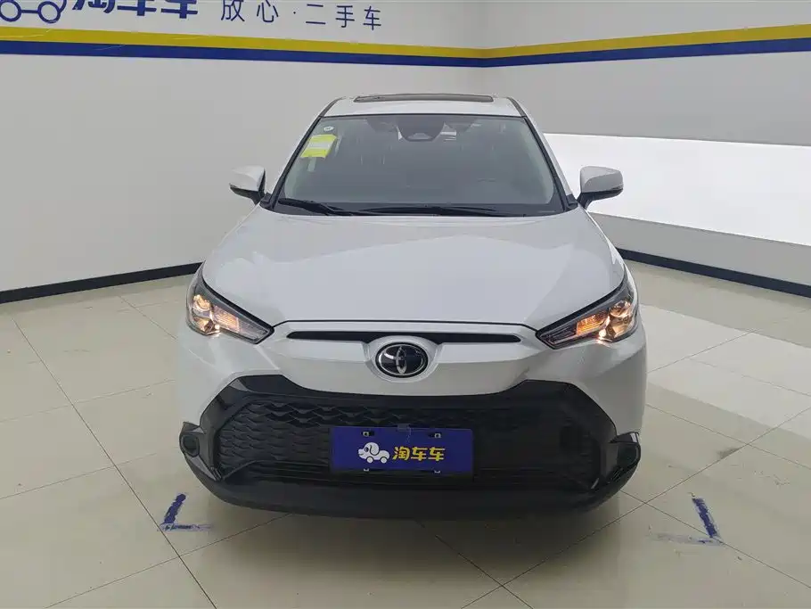 Toyota Frontlander 2024 2.0L CVT Lead plus