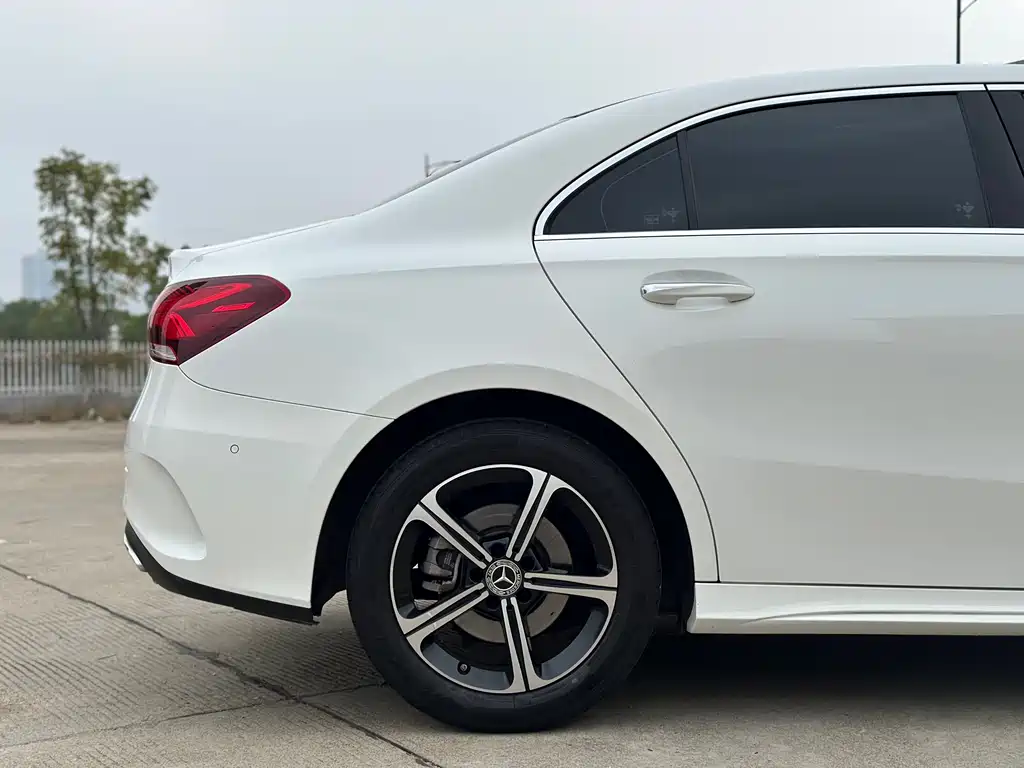 MERCEDES-BENZ A CLASS