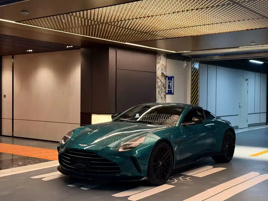 Aston Martin V8 Vantage 2024 4.0T V8 Coupe