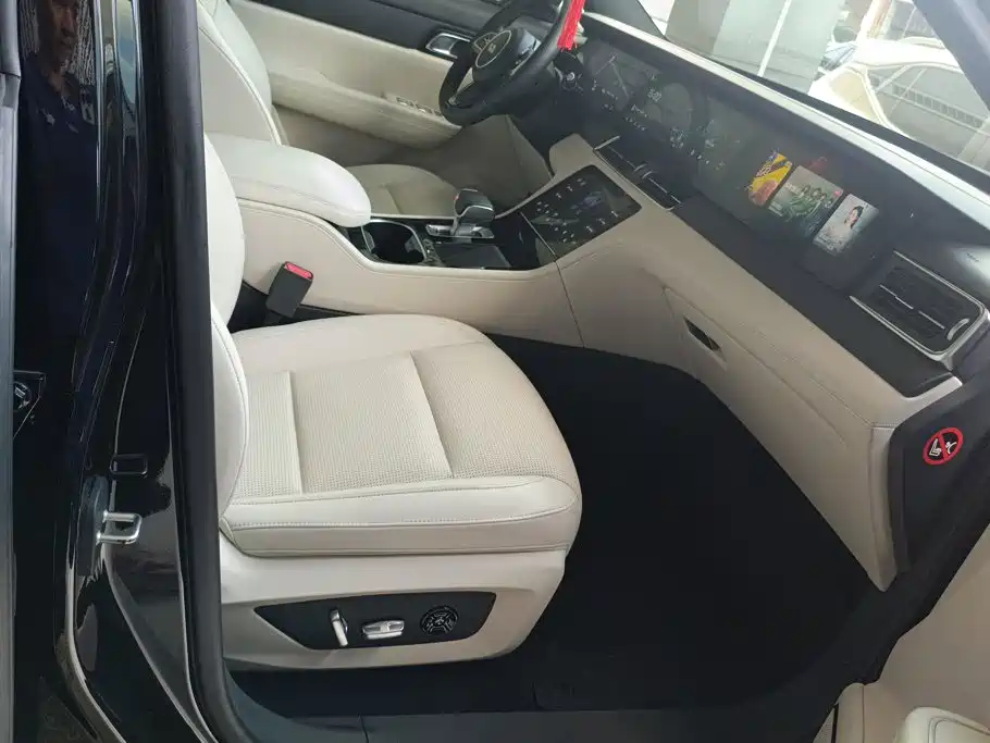 Li Auto ONE 2021 6 мест