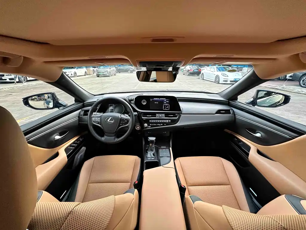 Lexus ES 2021 200