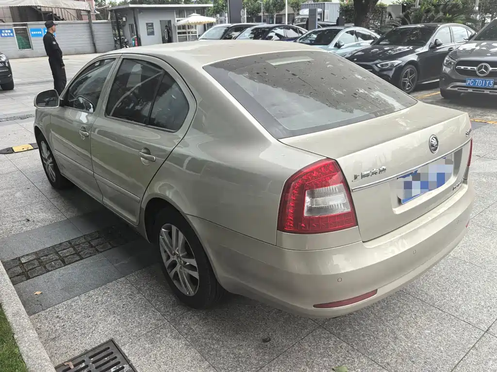 Skoda Octavia 2014 1.6L AT