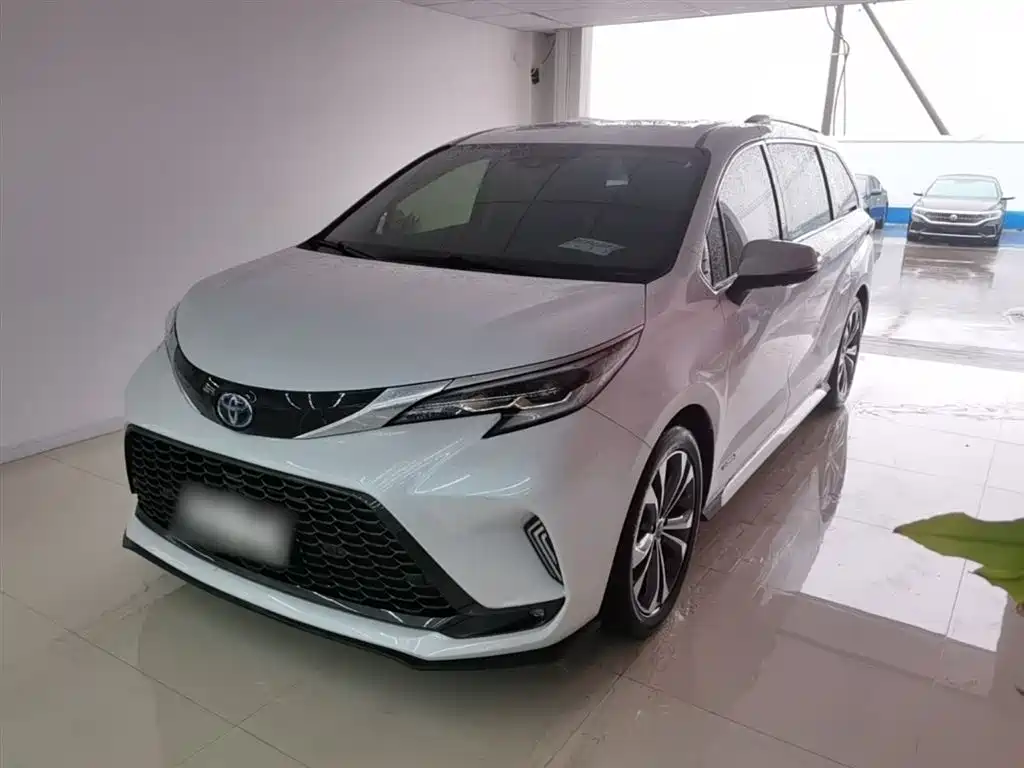 Toyota Granvia 2024