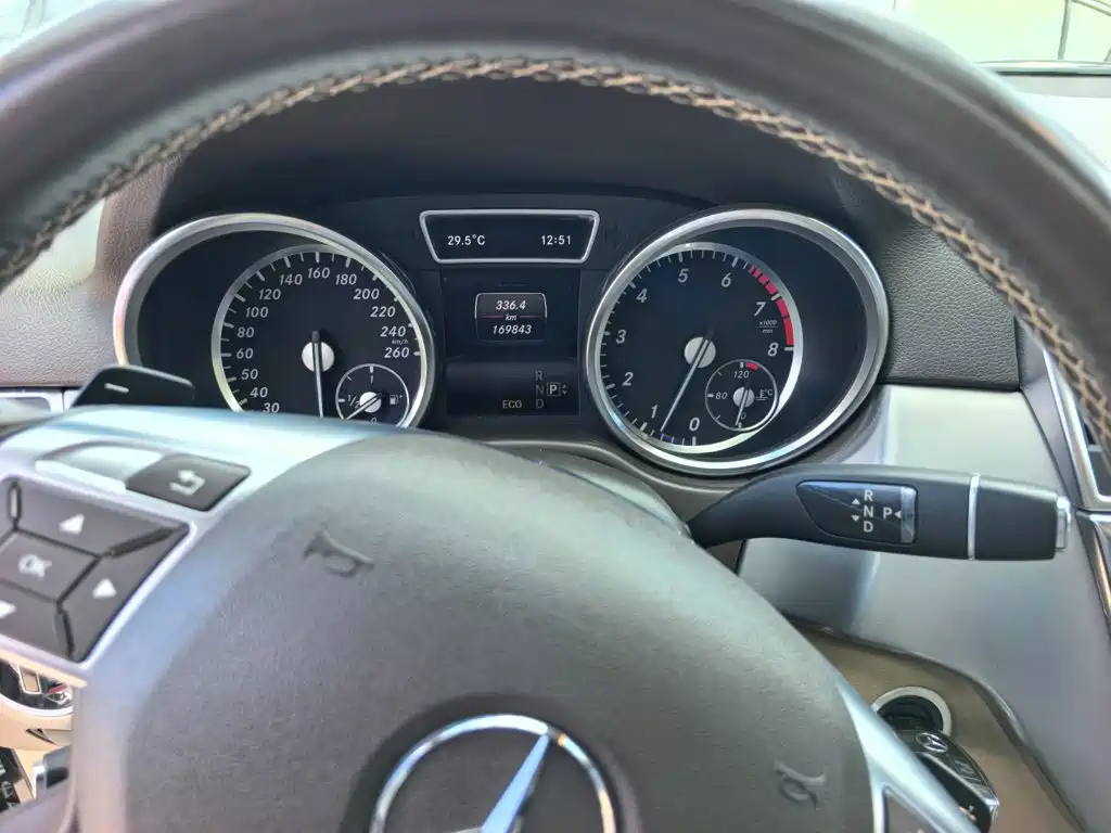 Mercedes-Benz M-Class — миниатюра 12