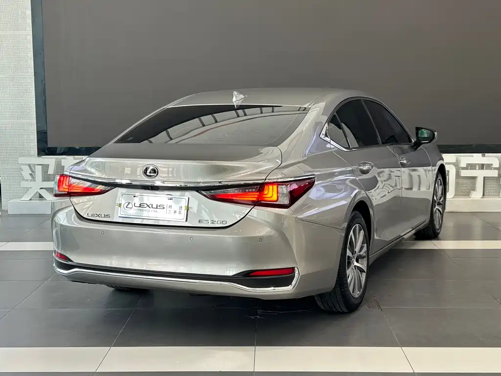 Lexus ES 2018 200 Luxury V