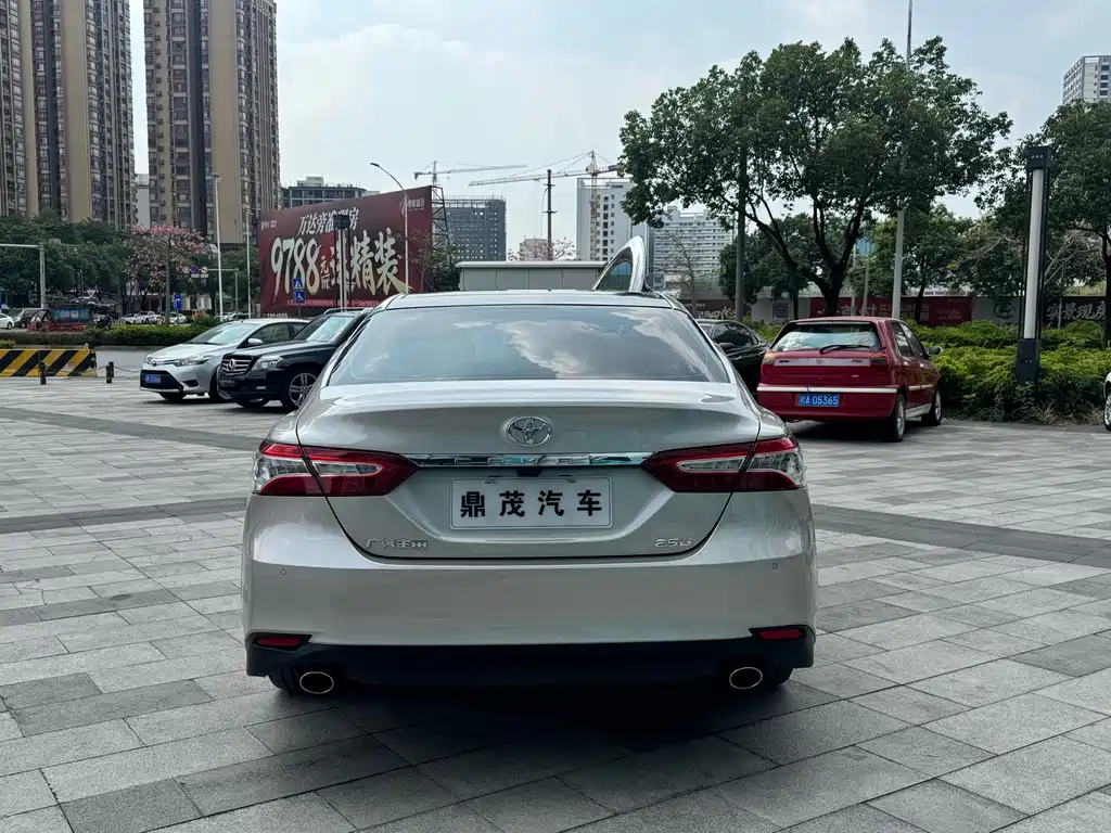 Toyota Camry — миниатюра 4
