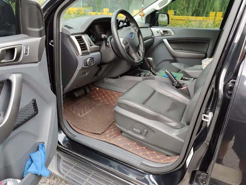 Ford Everest — миниатюра 14