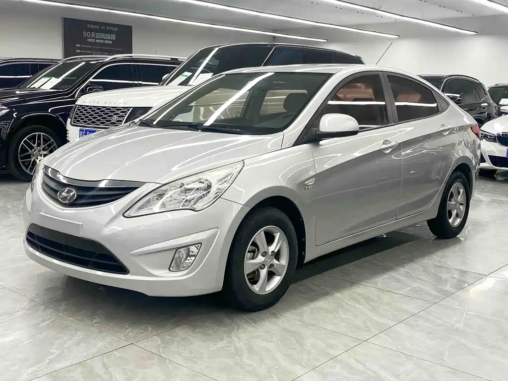 Hyundai Verna 2012