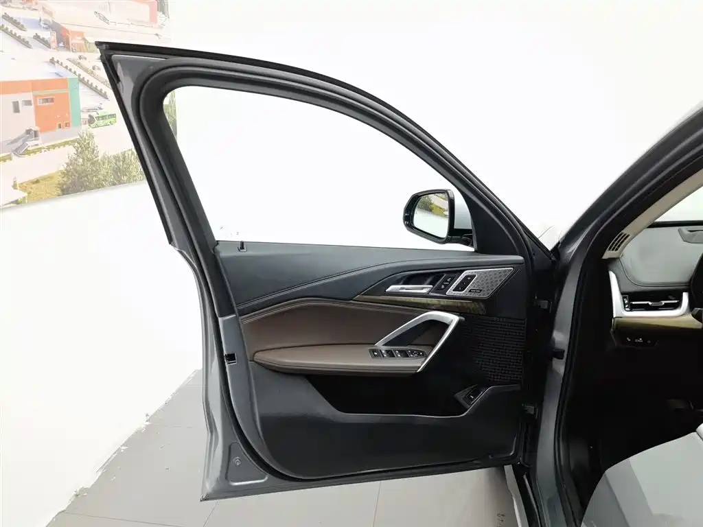 BMW iX1 2023 xDrive30L X