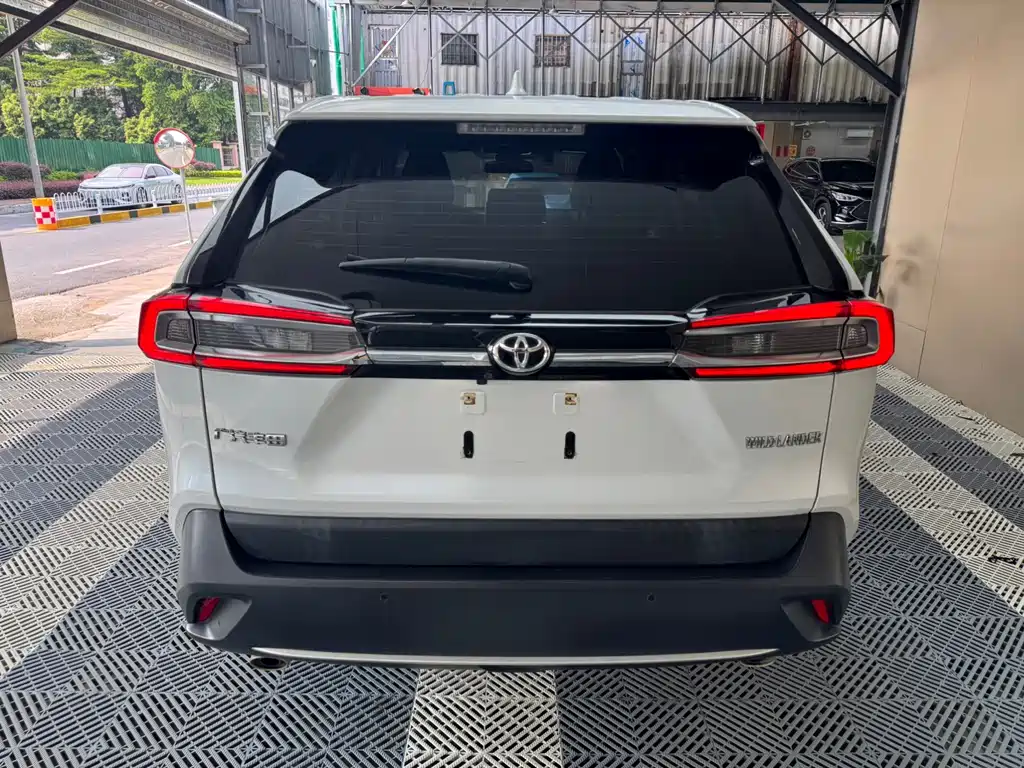 Toyota Wildlander — миниатюра 5