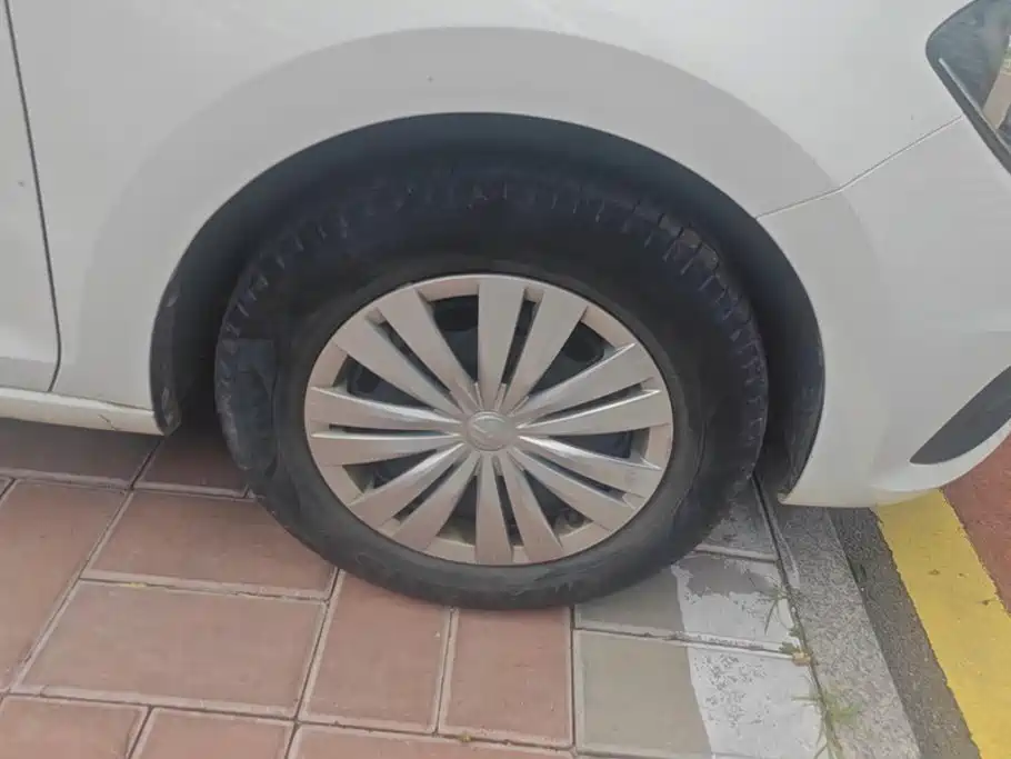 Volkswagen Santana — миниатюра 6