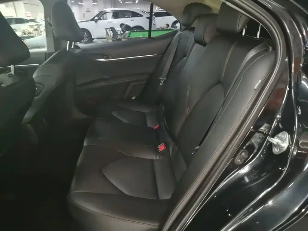 Toyota Camry — миниатюра 17