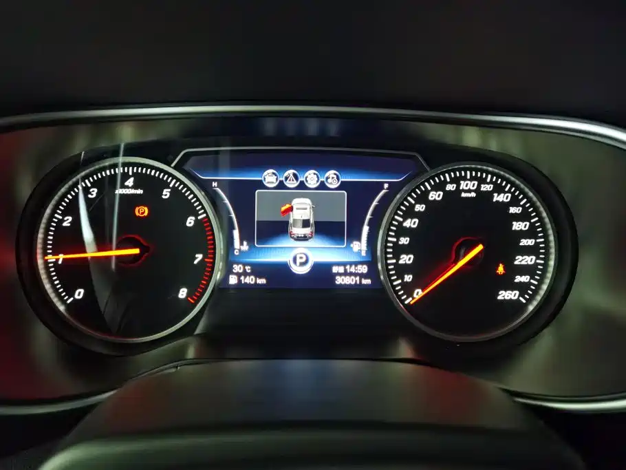 Hongqi Hongqi H5 — миниатюра 14