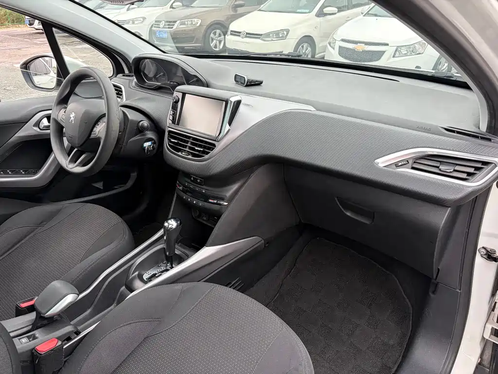 Peugeot 2008 — миниатюра 15