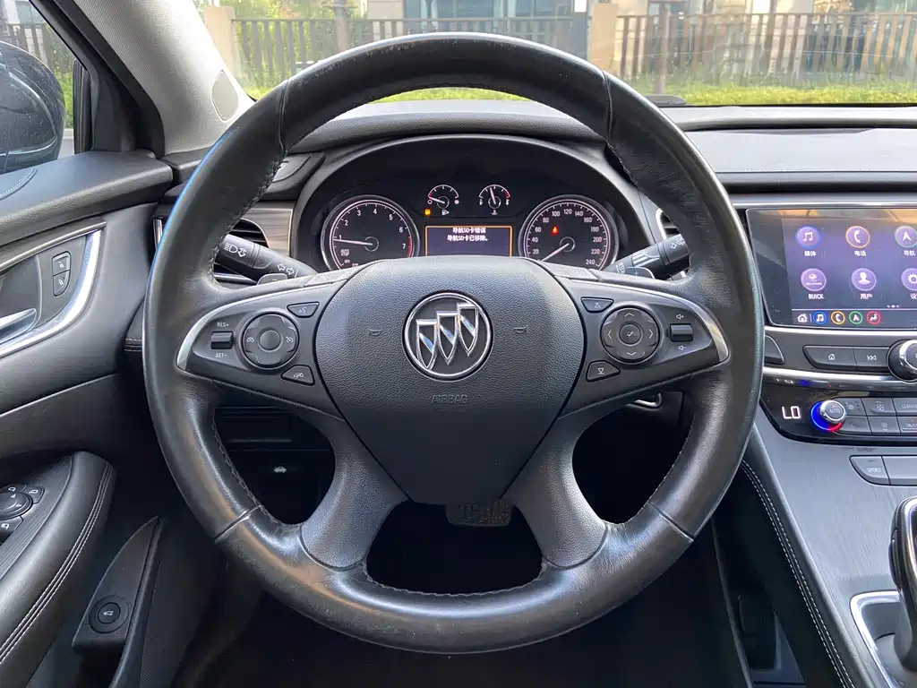 Buick LaCrosse — миниатюра 12