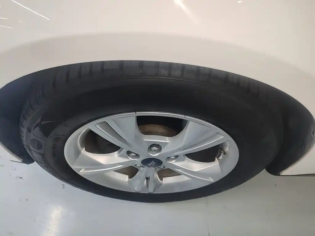Ford Focus — миниатюра 23