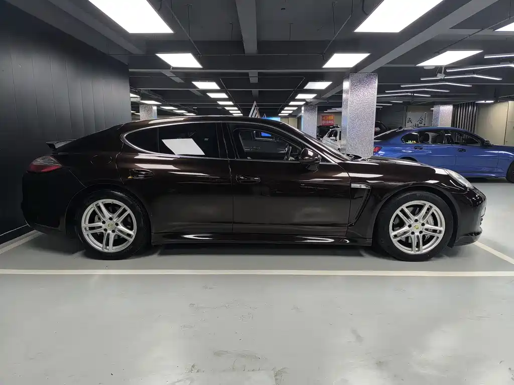 Porsche Panamera 2010 Panamera S 4.8L