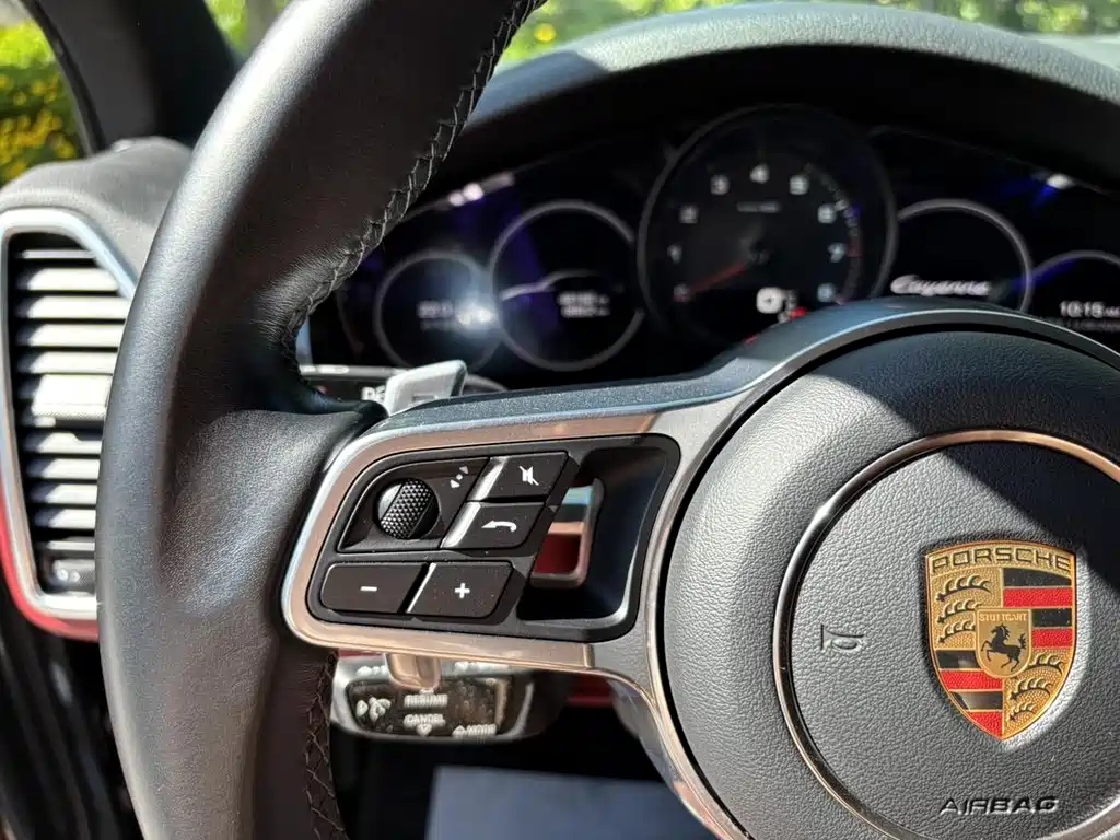 Porsche Cayenne — миниатюра 13