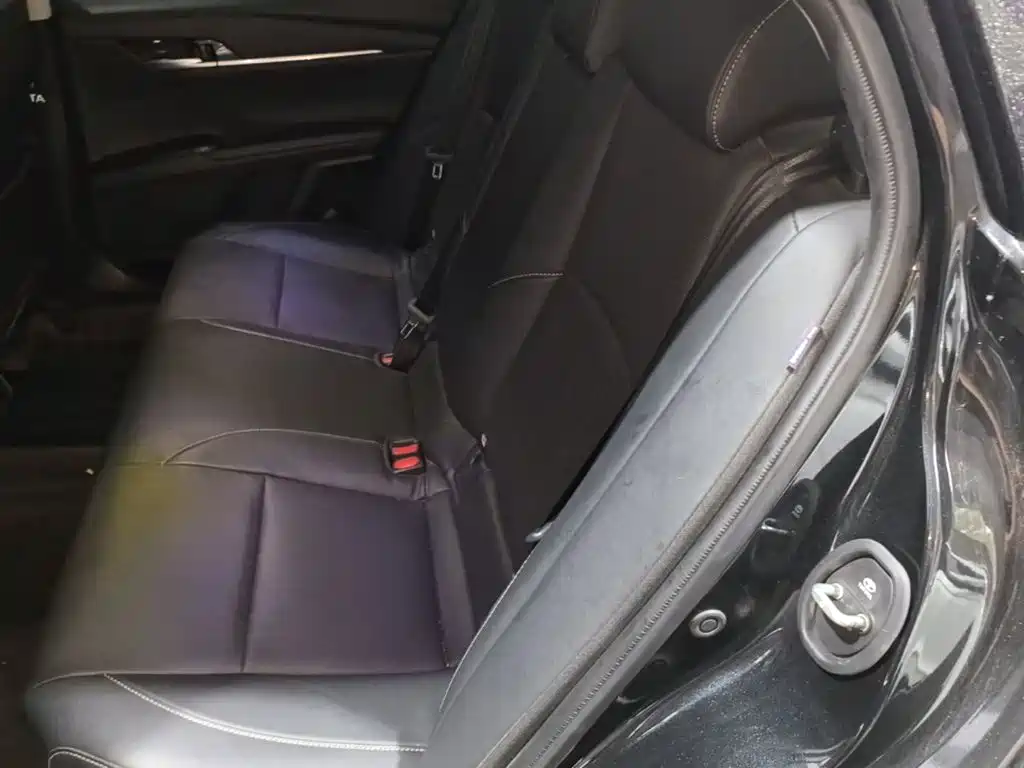 Toyota Camry — миниатюра 17