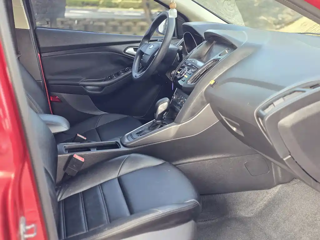 Ford Focus — миниатюра 7