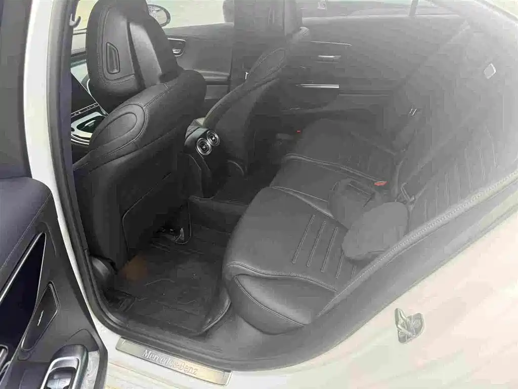 Mercedes-Benz C-Class — миниатюра 5