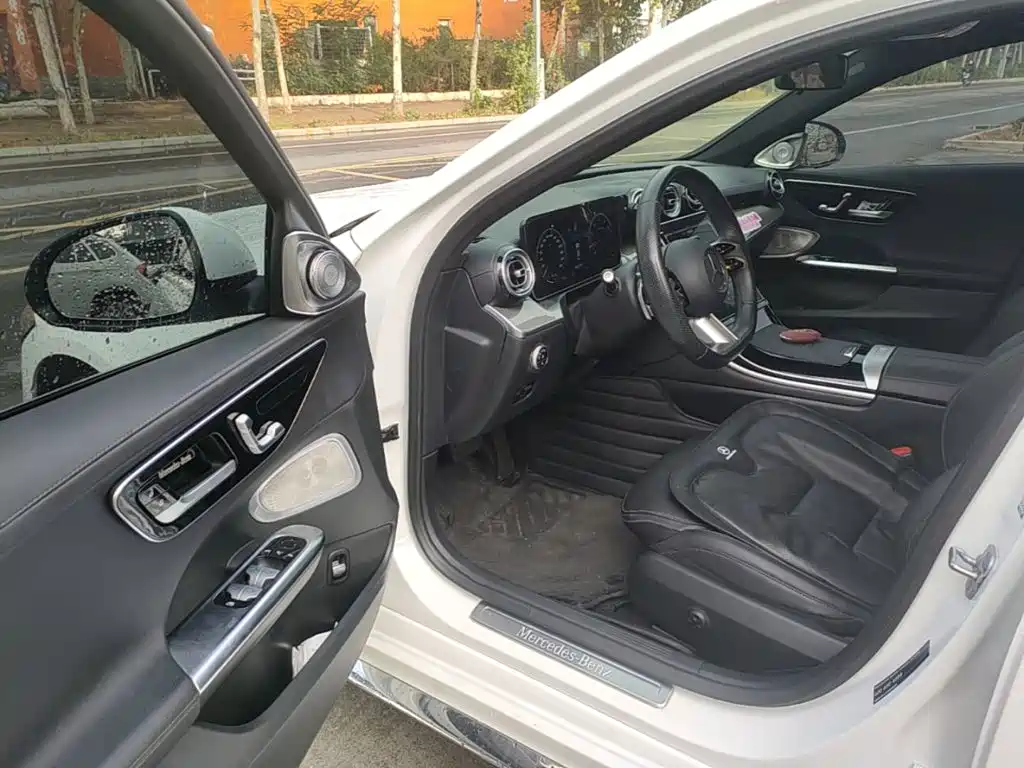 Mercedes-Benz C-Class — миниатюра 16