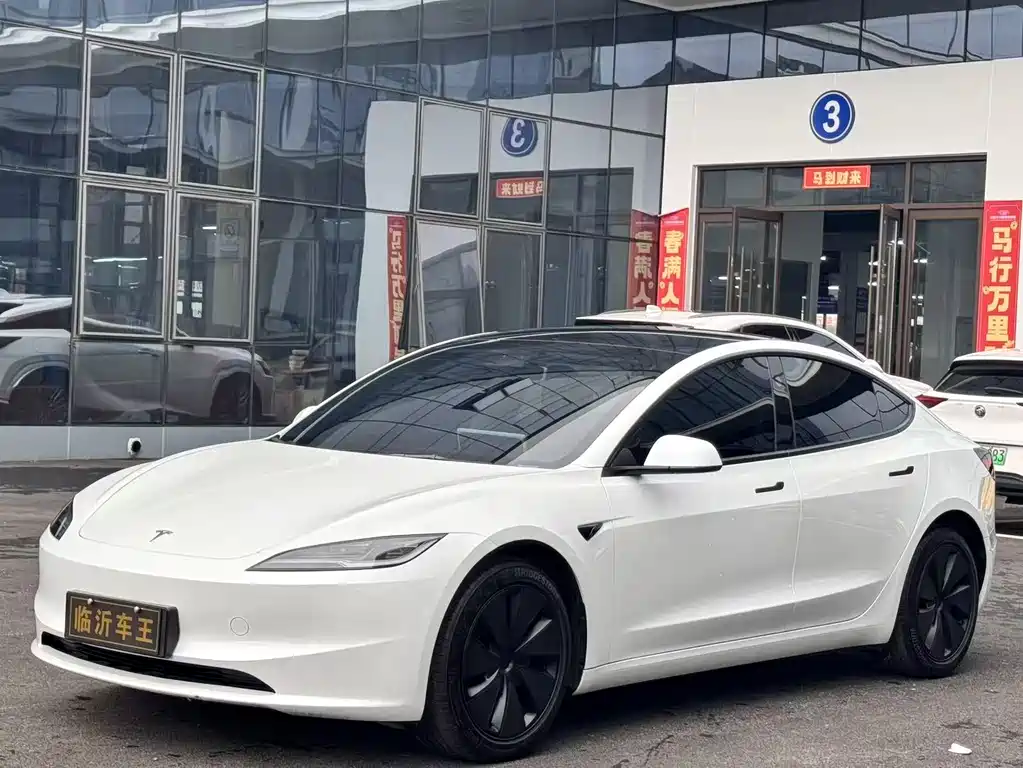 Tesla Model 3 2025