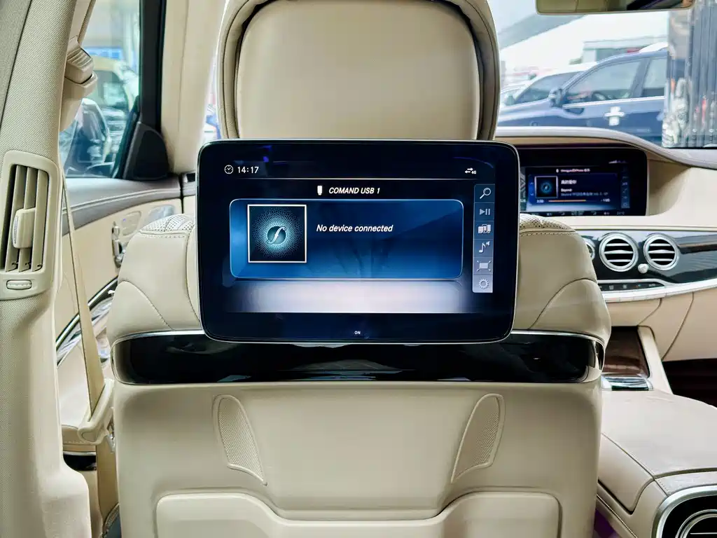 Mercedes-Benz S-Class — миниатюра 12