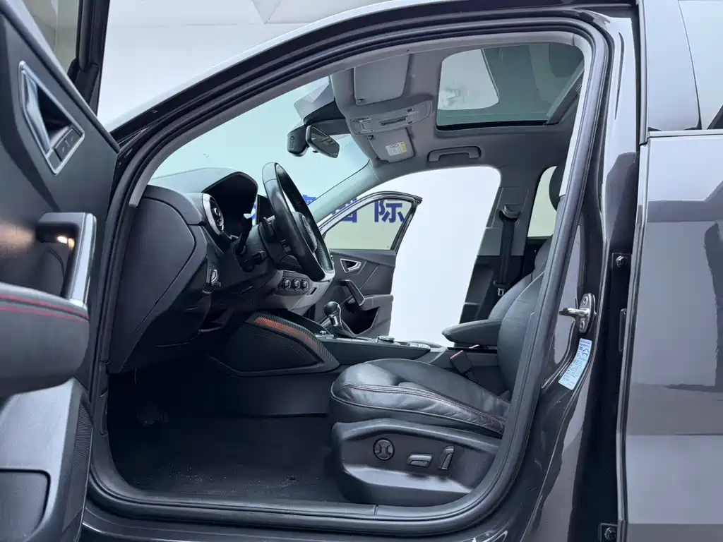 Audi Q2L — миниатюра 5