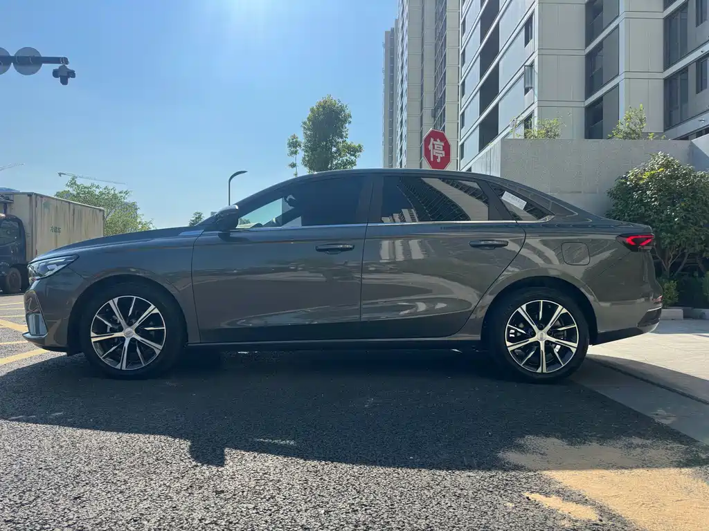 Geely Emgrand - фото 8