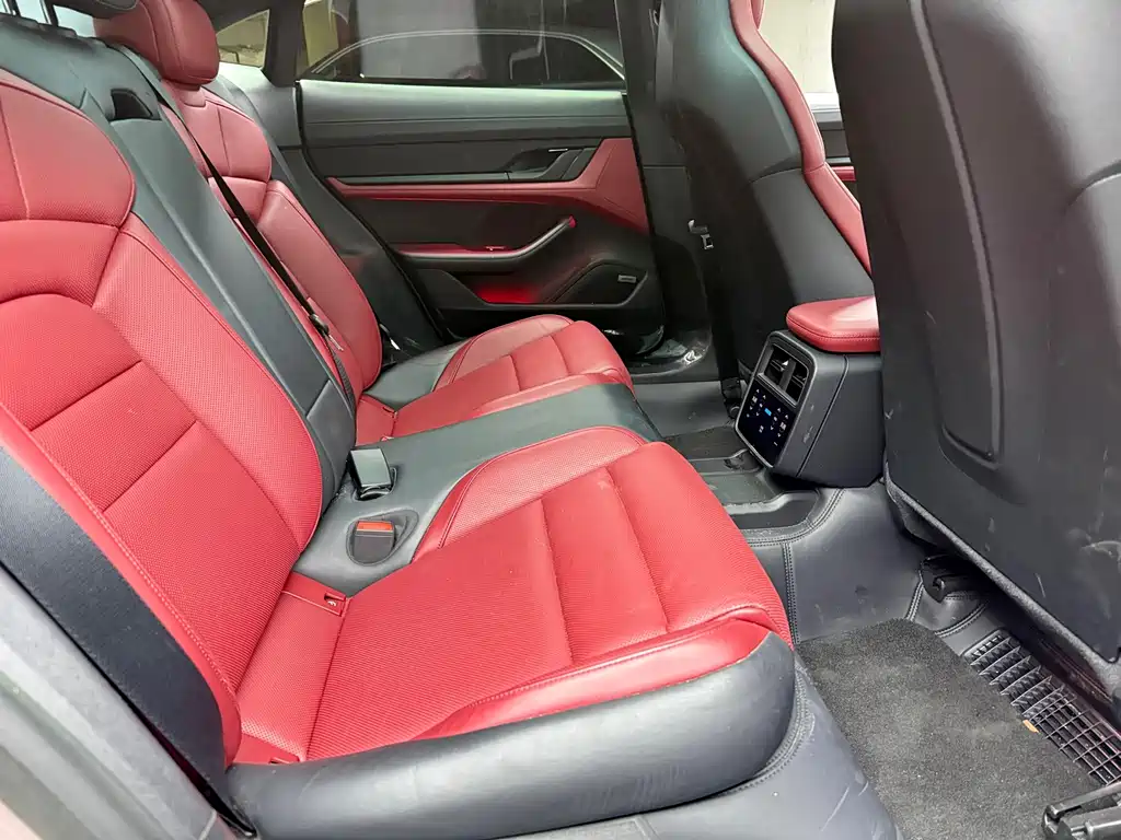Porsche Taycan — миниатюра 7