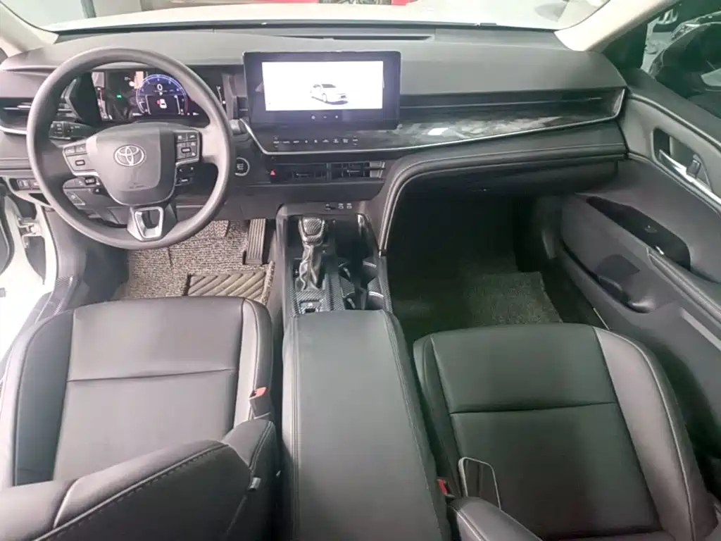 Toyota Camry — миниатюра 10