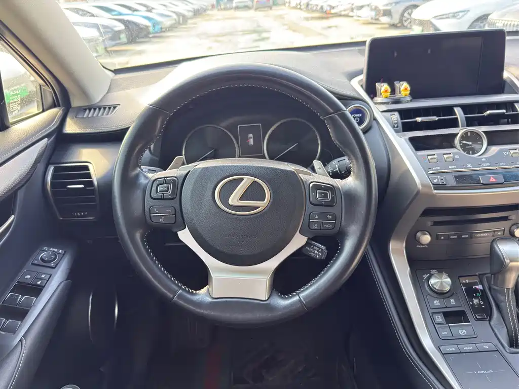 Lexus NX — миниатюра 7
