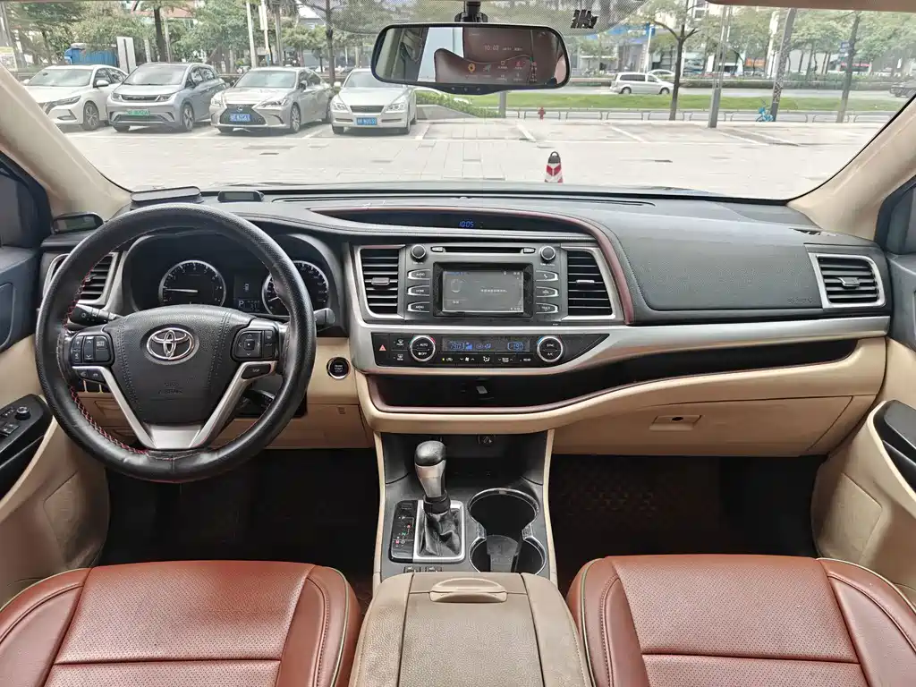 Toyota Highlander — миниатюра 7