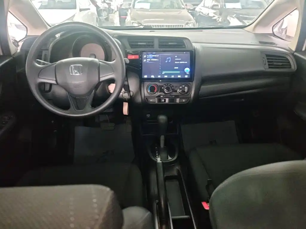 Honda Fit — миниатюра 10