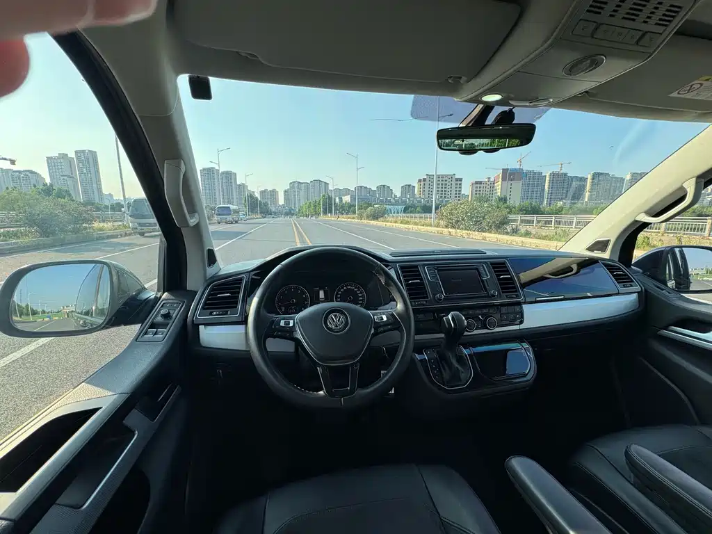 Volkswagen Multivan — миниатюра 29