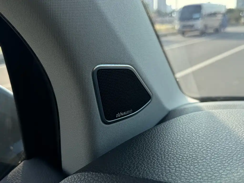 Volkswagen Multivan — миниатюра 20