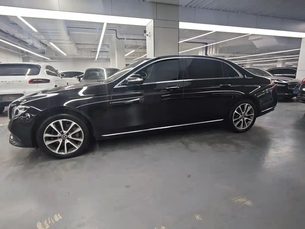 Mercedes-Benz E-Class — миниатюра 7