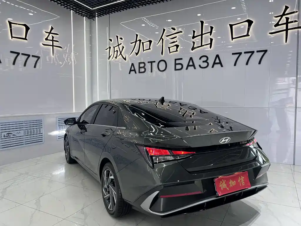 Hyundai Elantra — миниатюра 6