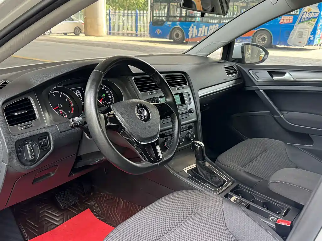 Volkswagen Golf — миниатюра 9
