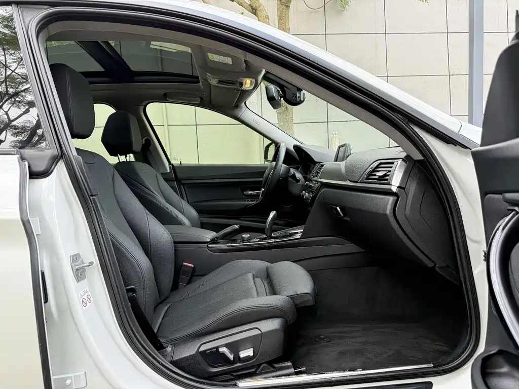 BMW 3 Series GT — миниатюра 11