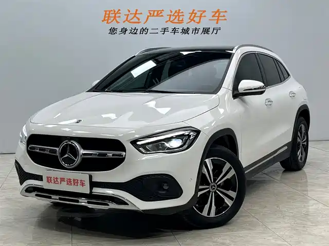 MERCEDES-BENZ GLA