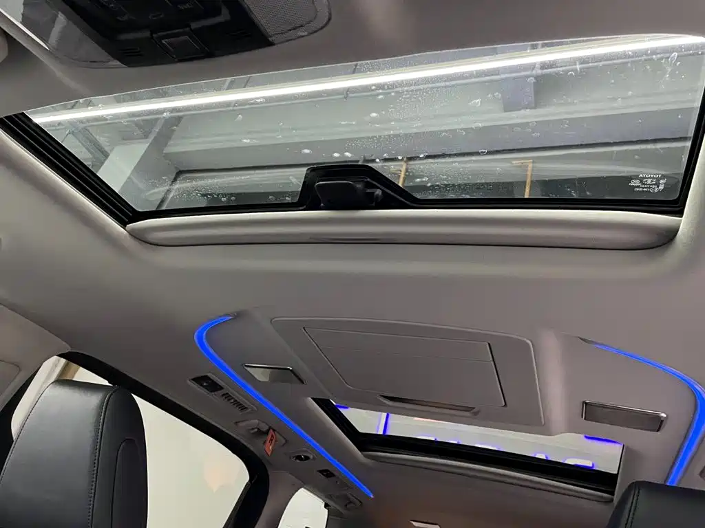 Toyota Vellfire — миниатюра 12