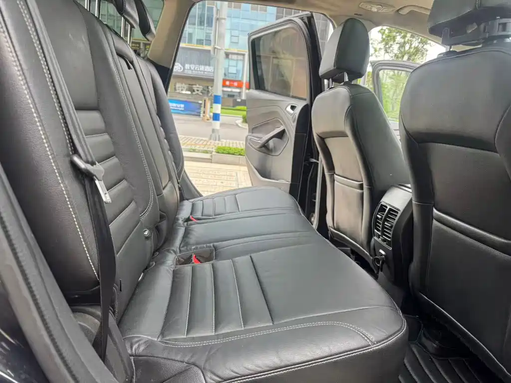 Ford Kuga — миниатюра 17